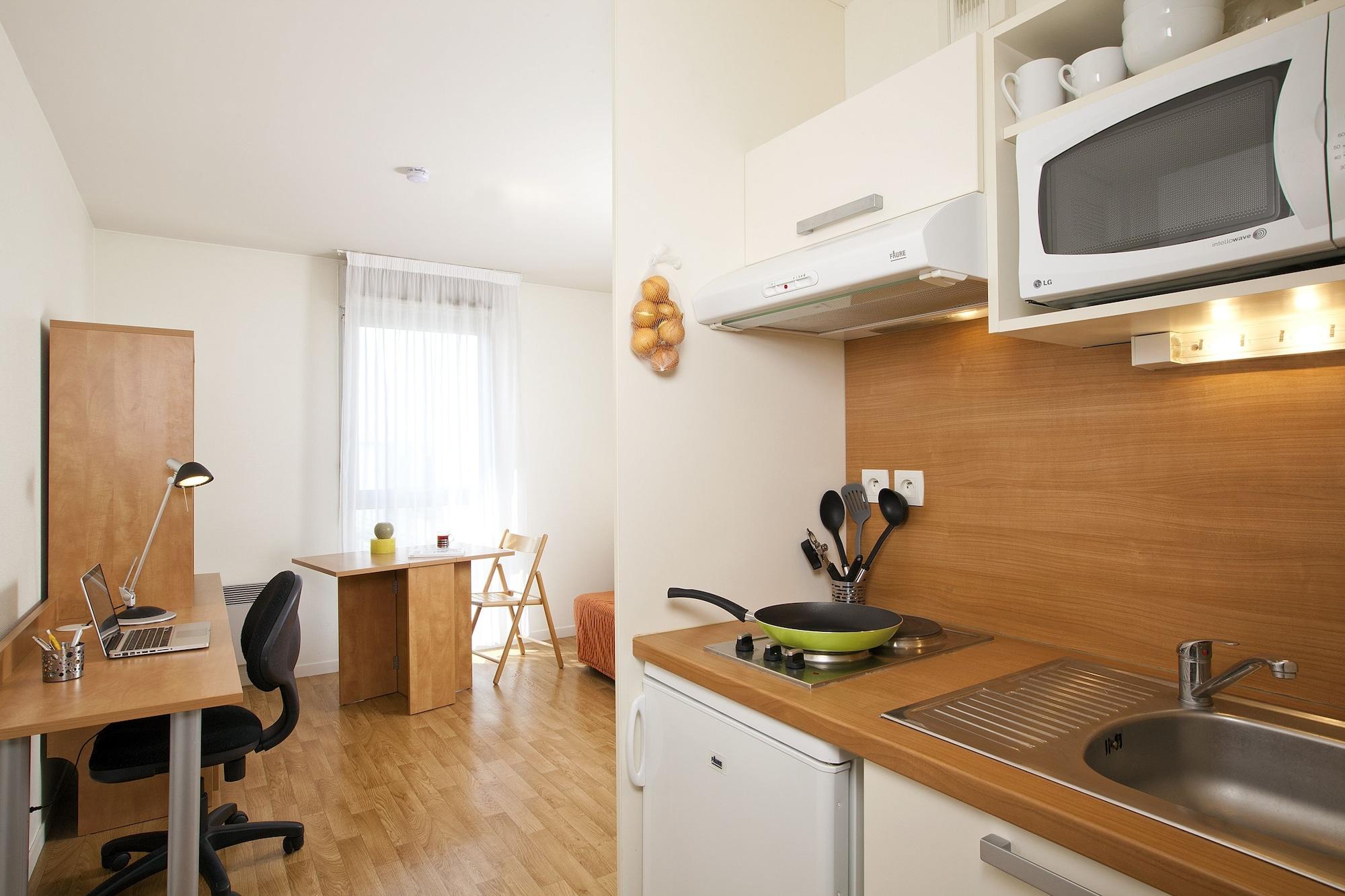 Aparthotel Sejours & Affaires Rennes Longs Champs Exterior foto